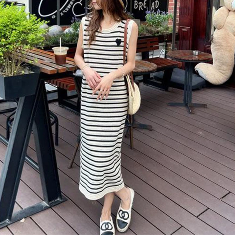 法式条纹针织无袖吊带连衣裙女2025夏季新款宽肩带休闲背心长裙子