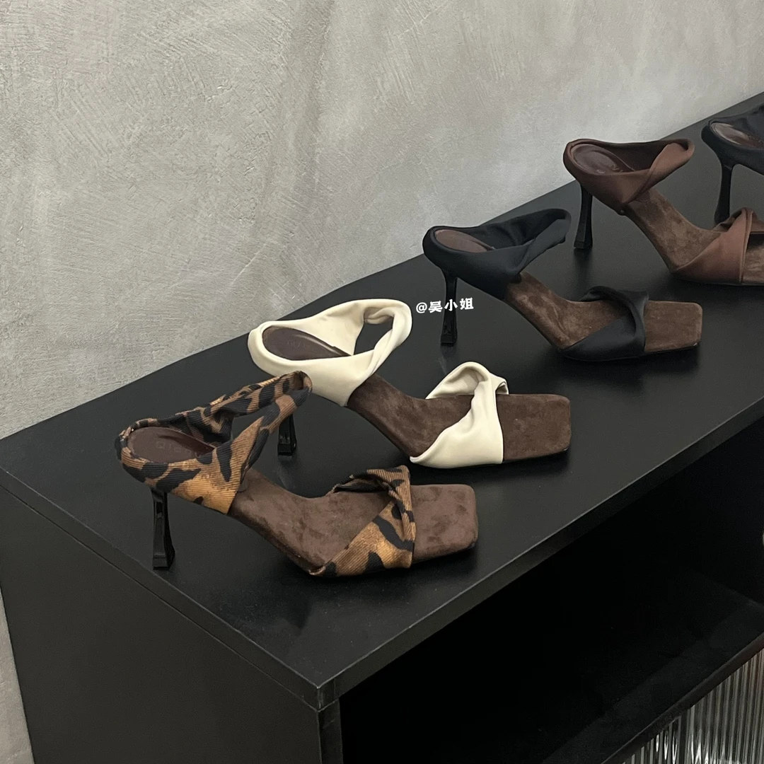 2025夏季新款时尚百搭气质高跟鞋女小众设计冰丝细跟绝美一字凉拖