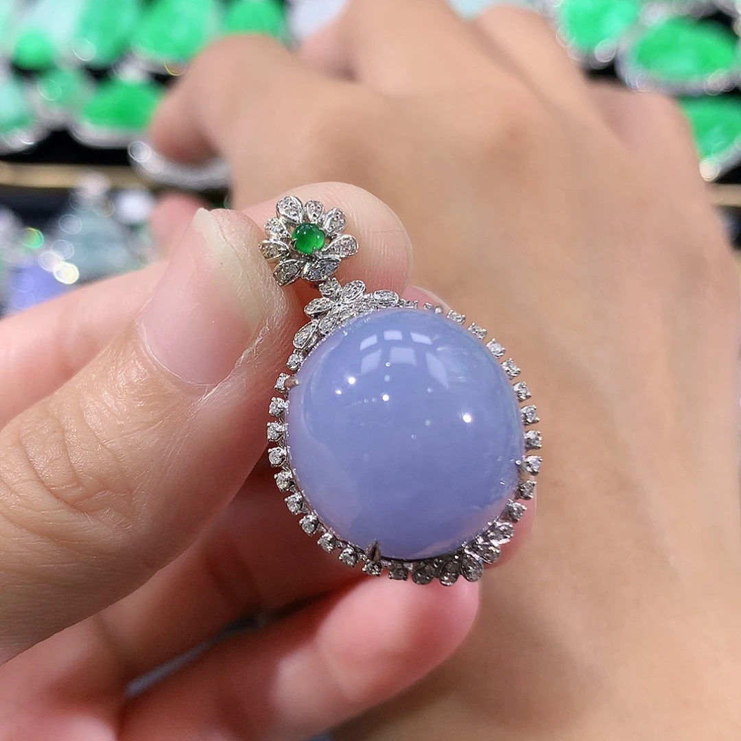 翡翠18K金镶嵌颈饰