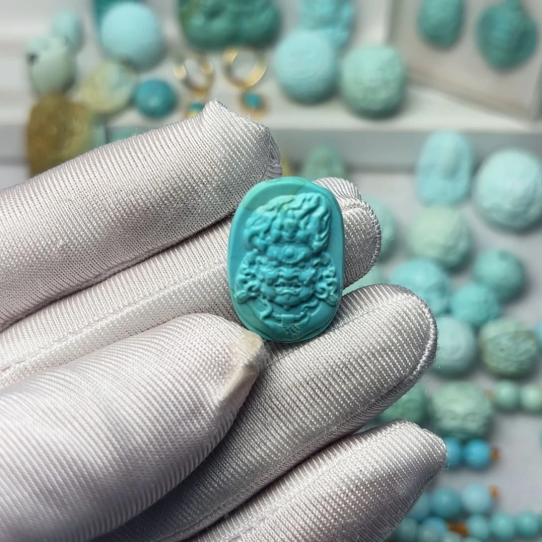 绿松石未镶嵌雕刻件