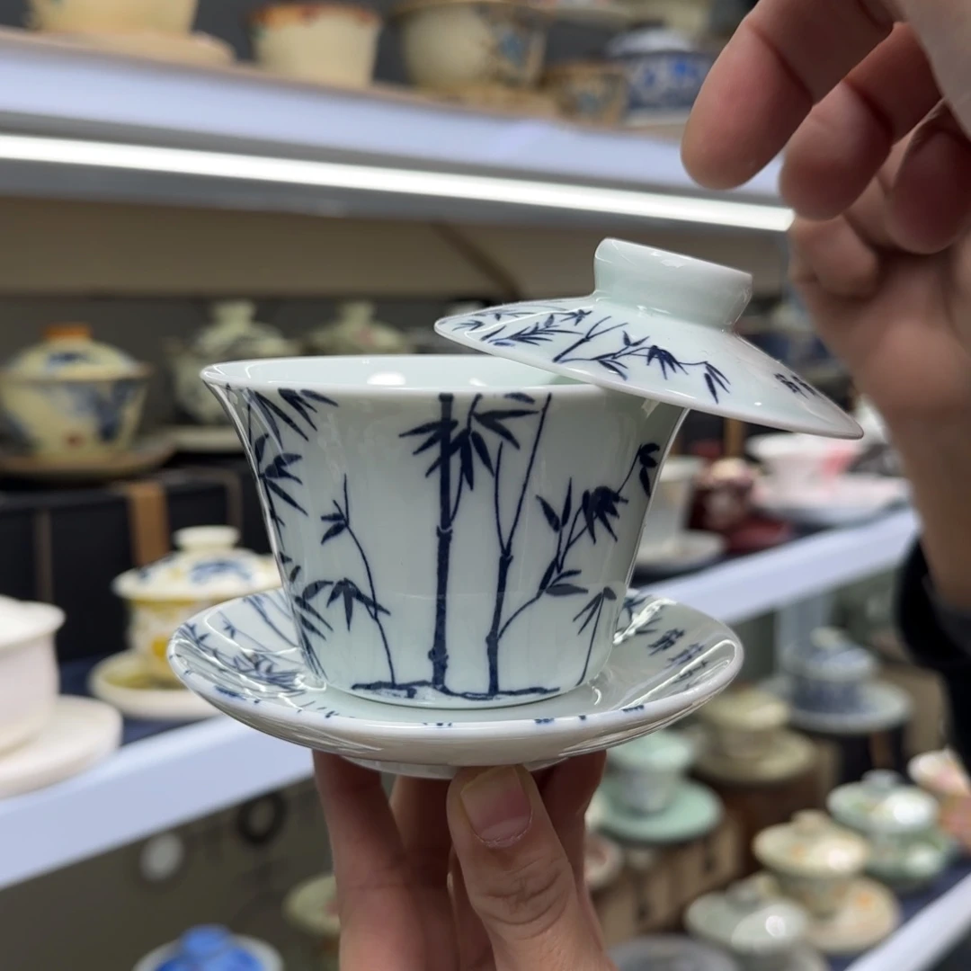 高温下的高温天气使人心情愉悦