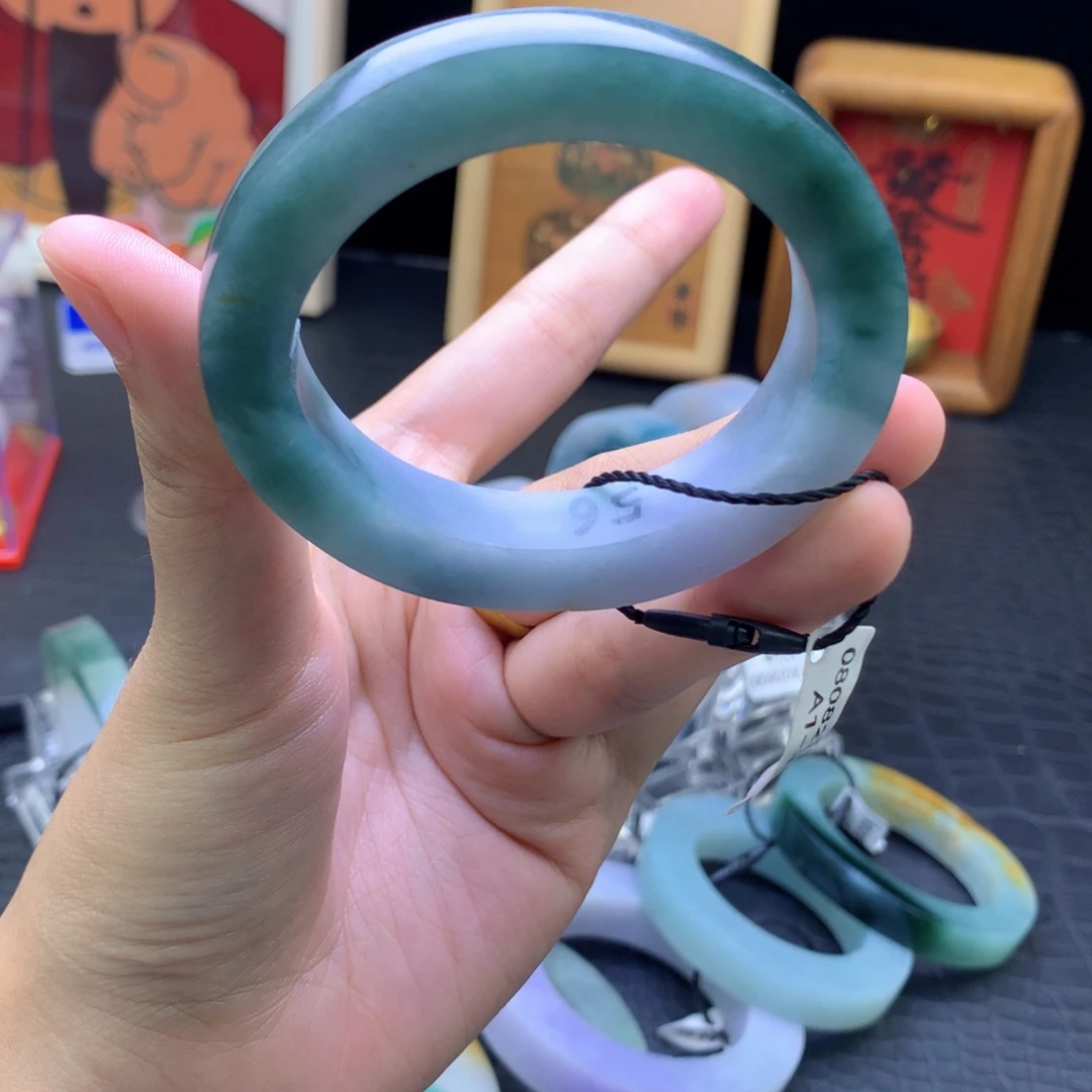 定制翡翠未镶嵌翡翠手镯