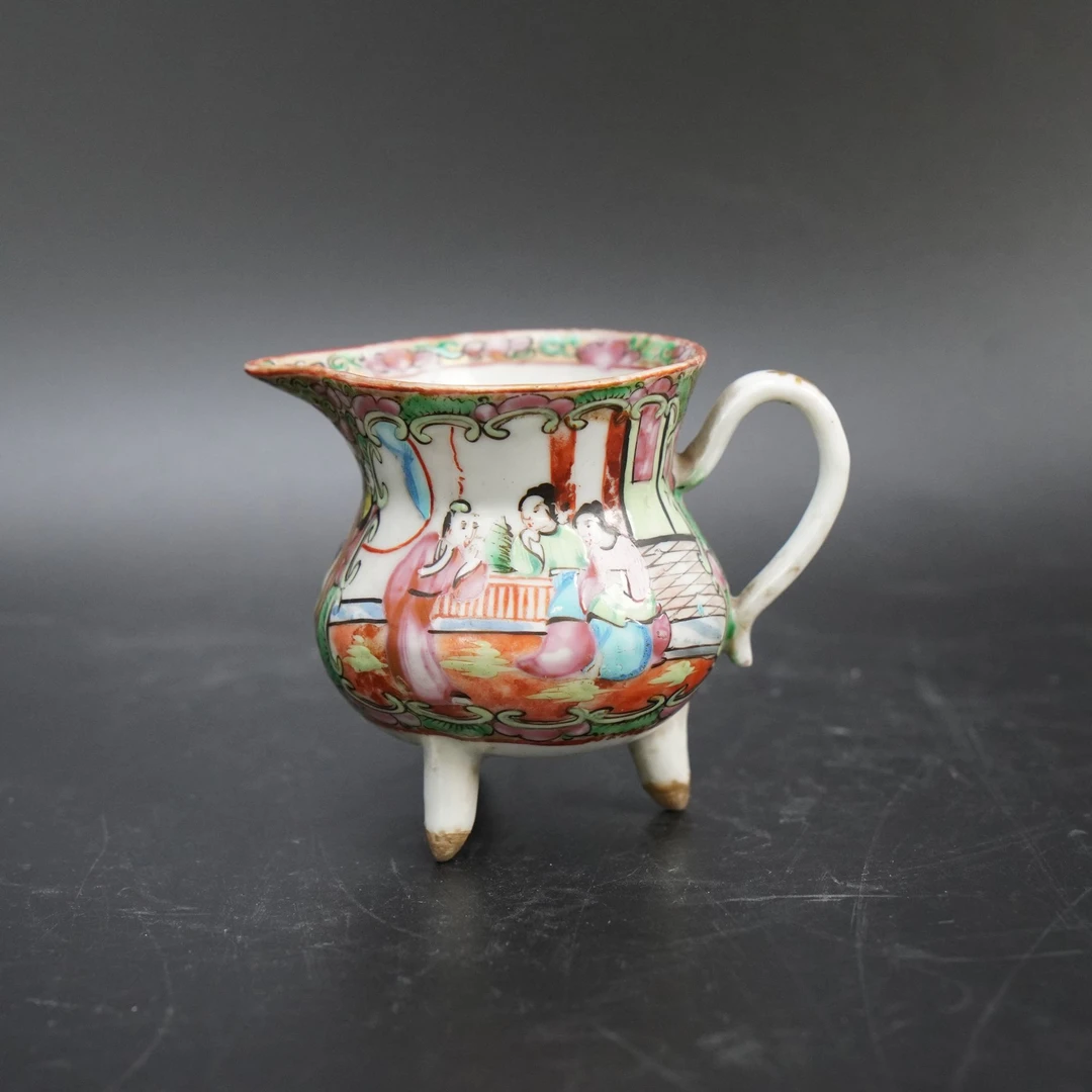 Lot.25080097清光绪广彩开窗人物花鸟纹奶壶 高：约8.4cm
