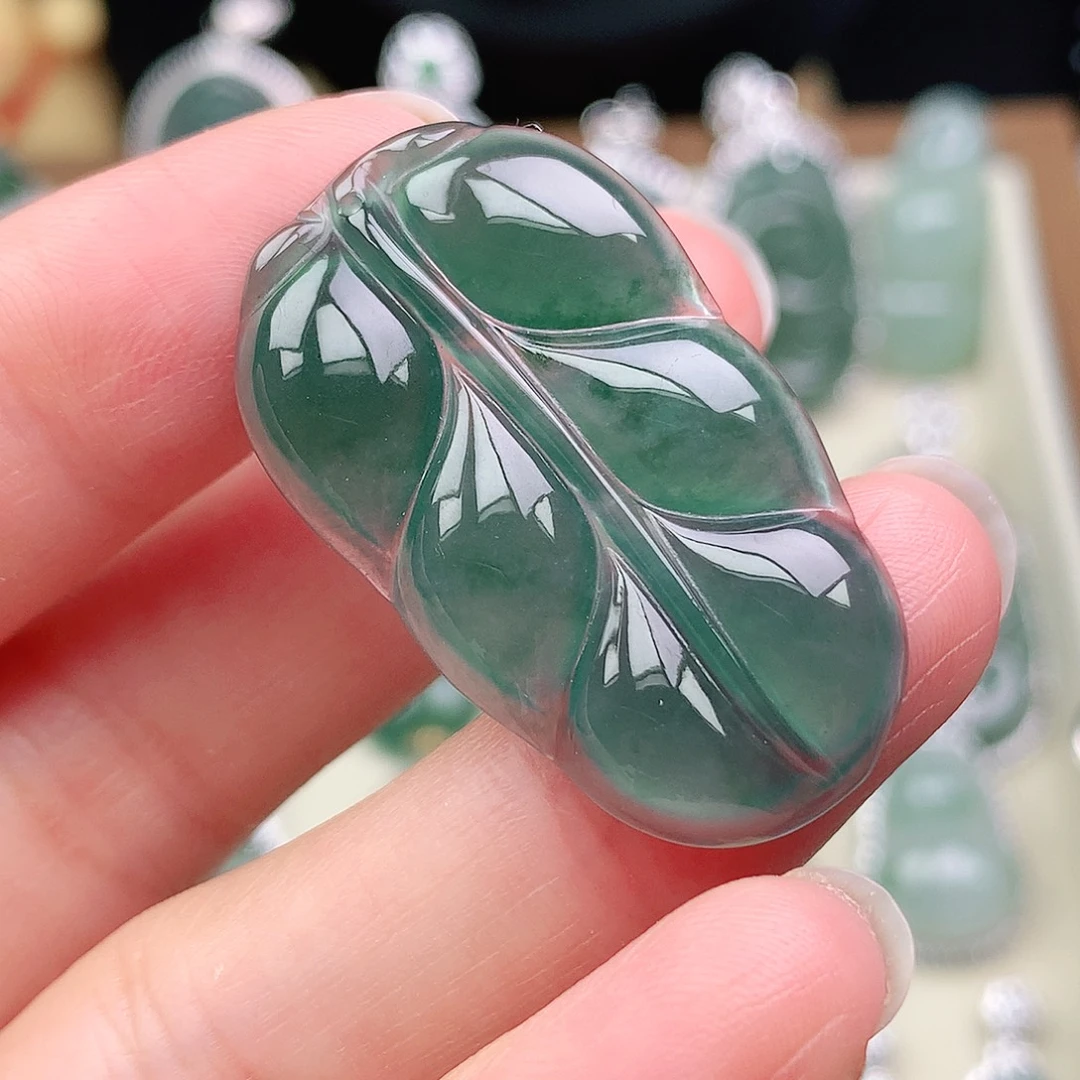 翡翠未镶嵌颈饰吊坠