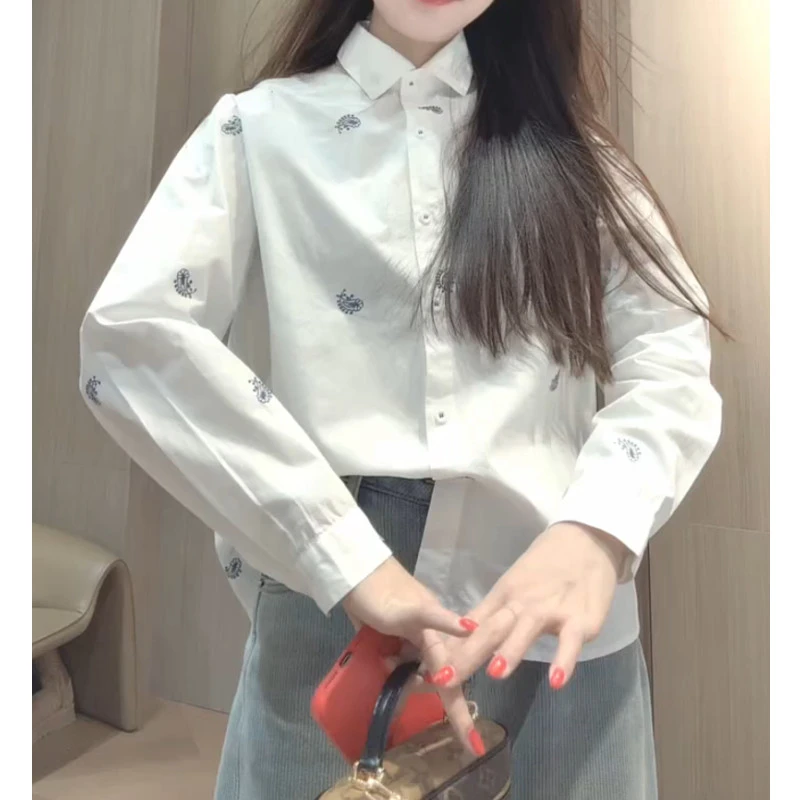 萱贝纯大码刺绣设计感长袖衬衫女2026早春新款百搭显瘦打底衫上衣