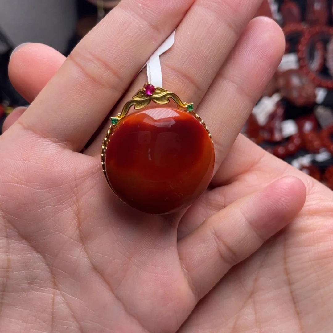 【闪购商品】银S925镶嵌圆牌吊坠南红玛瑙