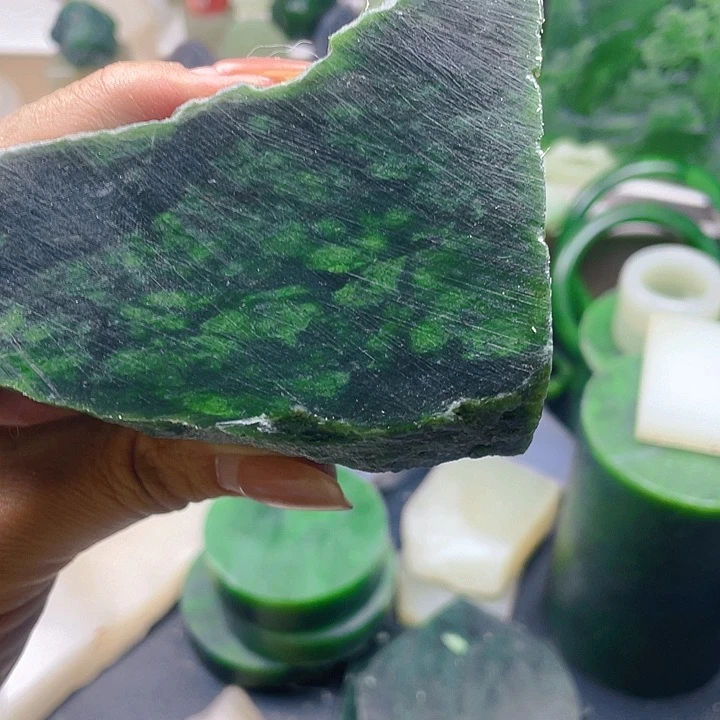 和田玉未镶嵌珠宝半成品