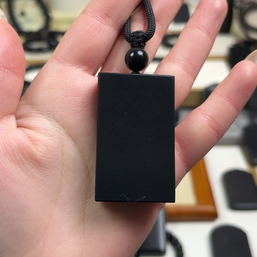 风***方和田玉（墨玉）未镶嵌颈饰35毛孔