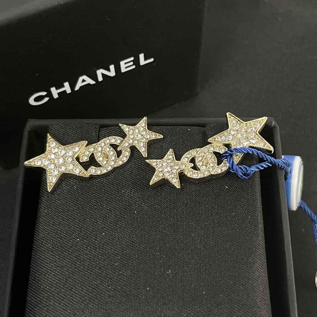 未使用 Chanel/香奈儿 满钻双子星耳钉/香选