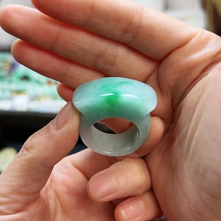 翡翠戒指未镶嵌戒指