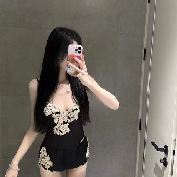 宿舍奢华感气质冰丝睡衣女春秋款大码纯欲吊带短裤家居服套装ins