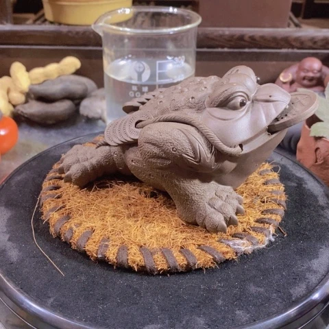 紫砂茶宠古铜色金蝉