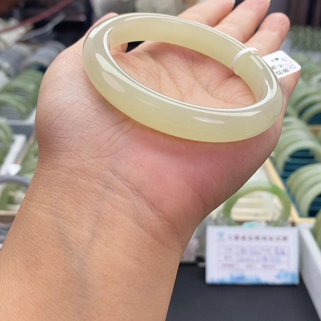 和田玉未镶嵌珠宝奇石和田玉手镯63