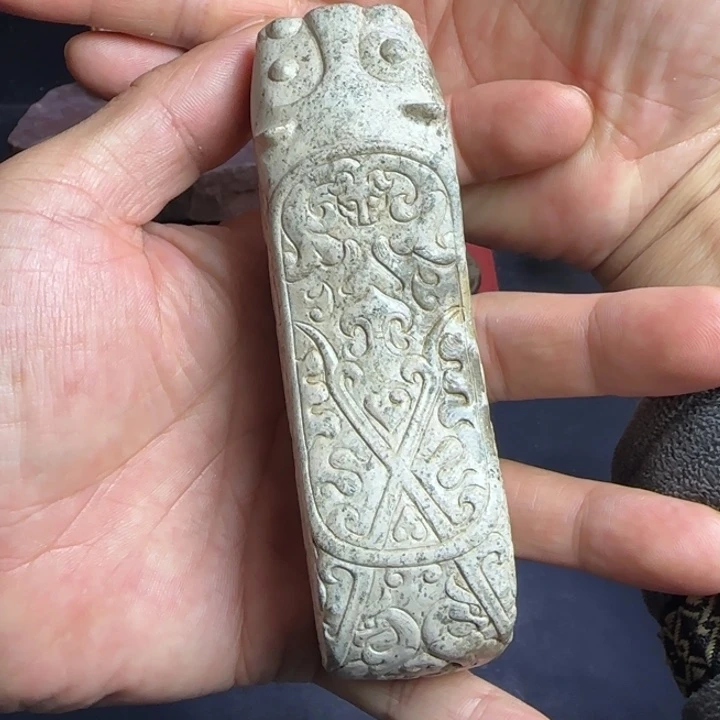 七***虹和田玉未镶嵌挂件