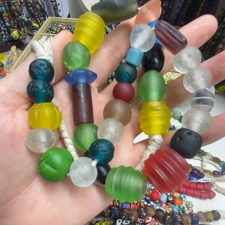 琉璃颈饰磨砂透色多宝