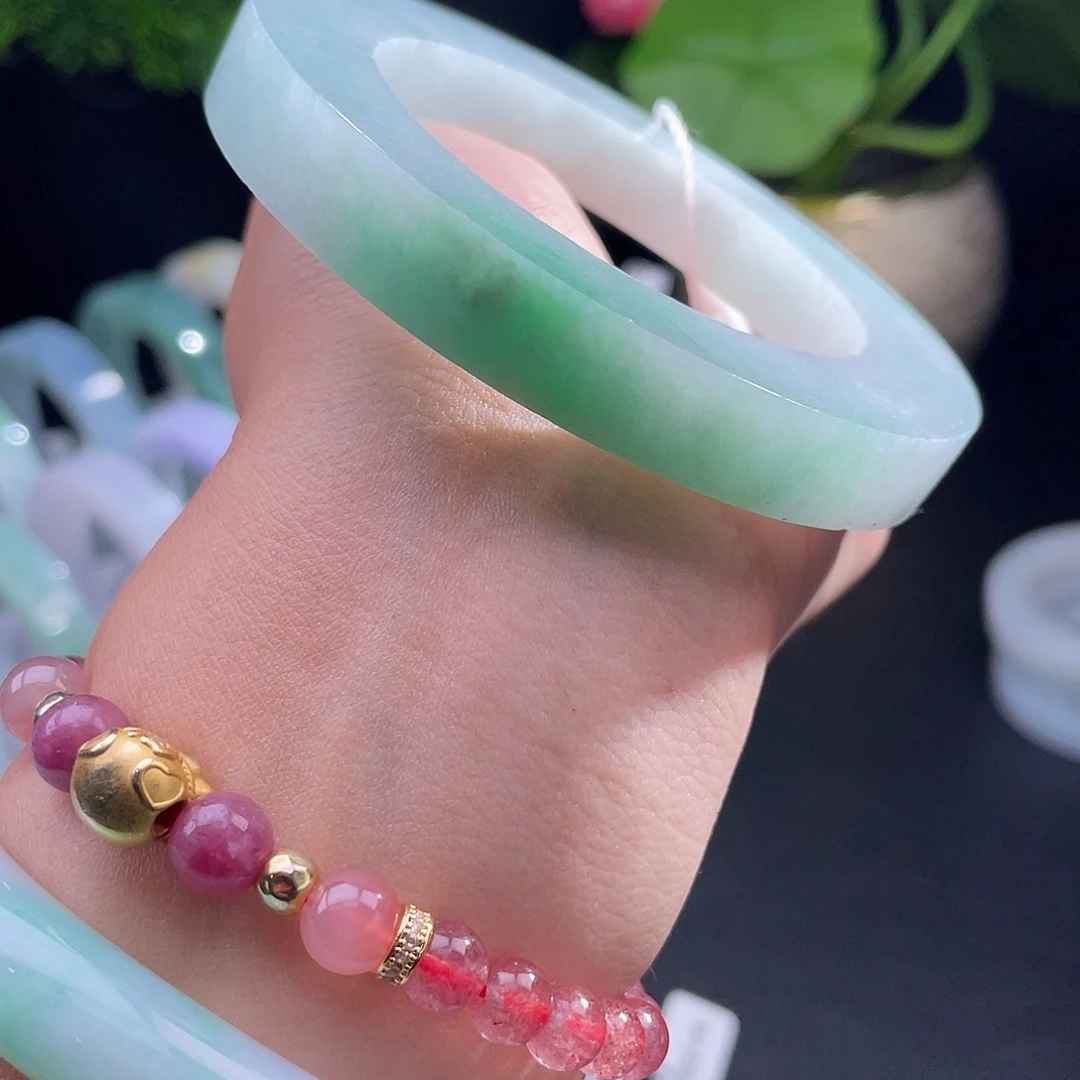 未镶嵌翡翠手镯定制翡翠