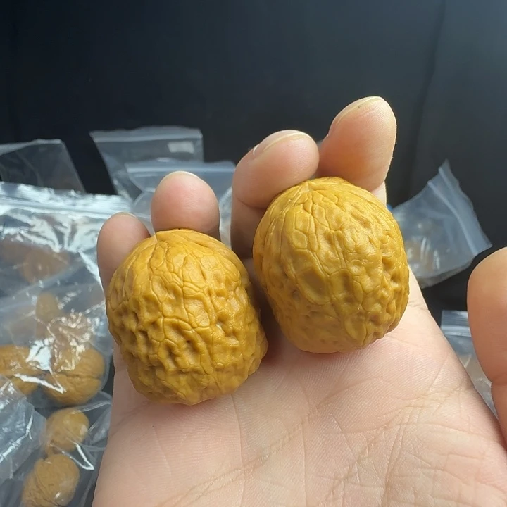 尘***月文玩核桃把件粗筋瓷娃娃37尺