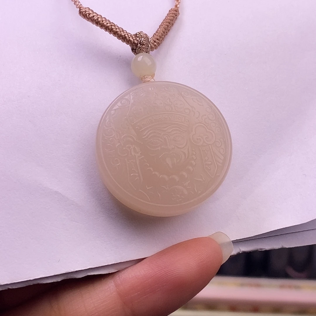 颈饰未镶嵌和田玉老坑料浓红粉扎基吊坠