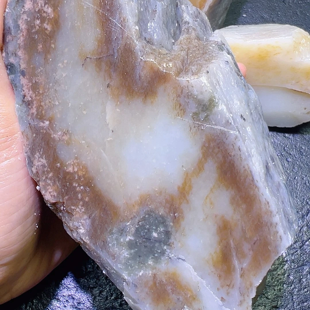 和田玉未镶嵌珠宝半成品