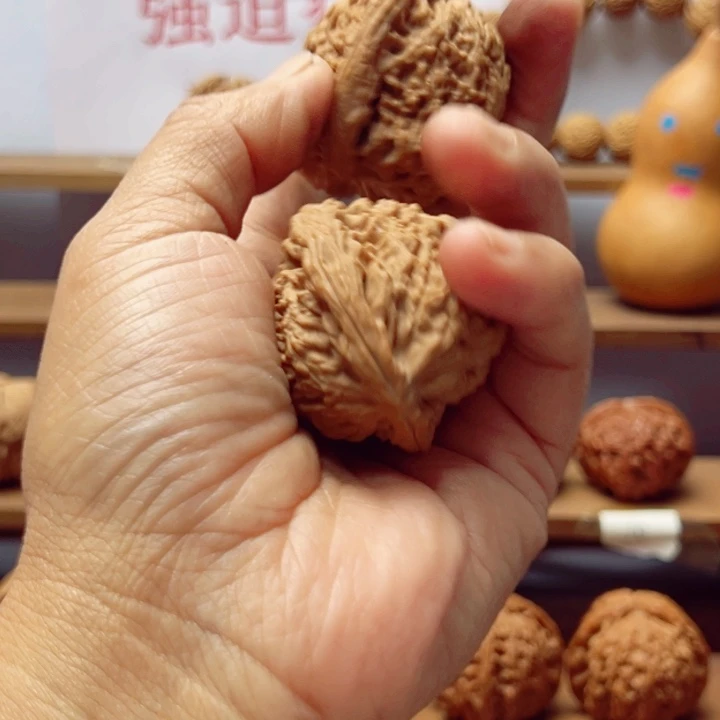 '***g涿鹿南疆石文玩核桃
