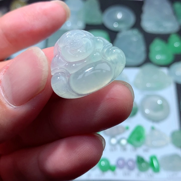 翡翠颈饰未镶嵌佛公