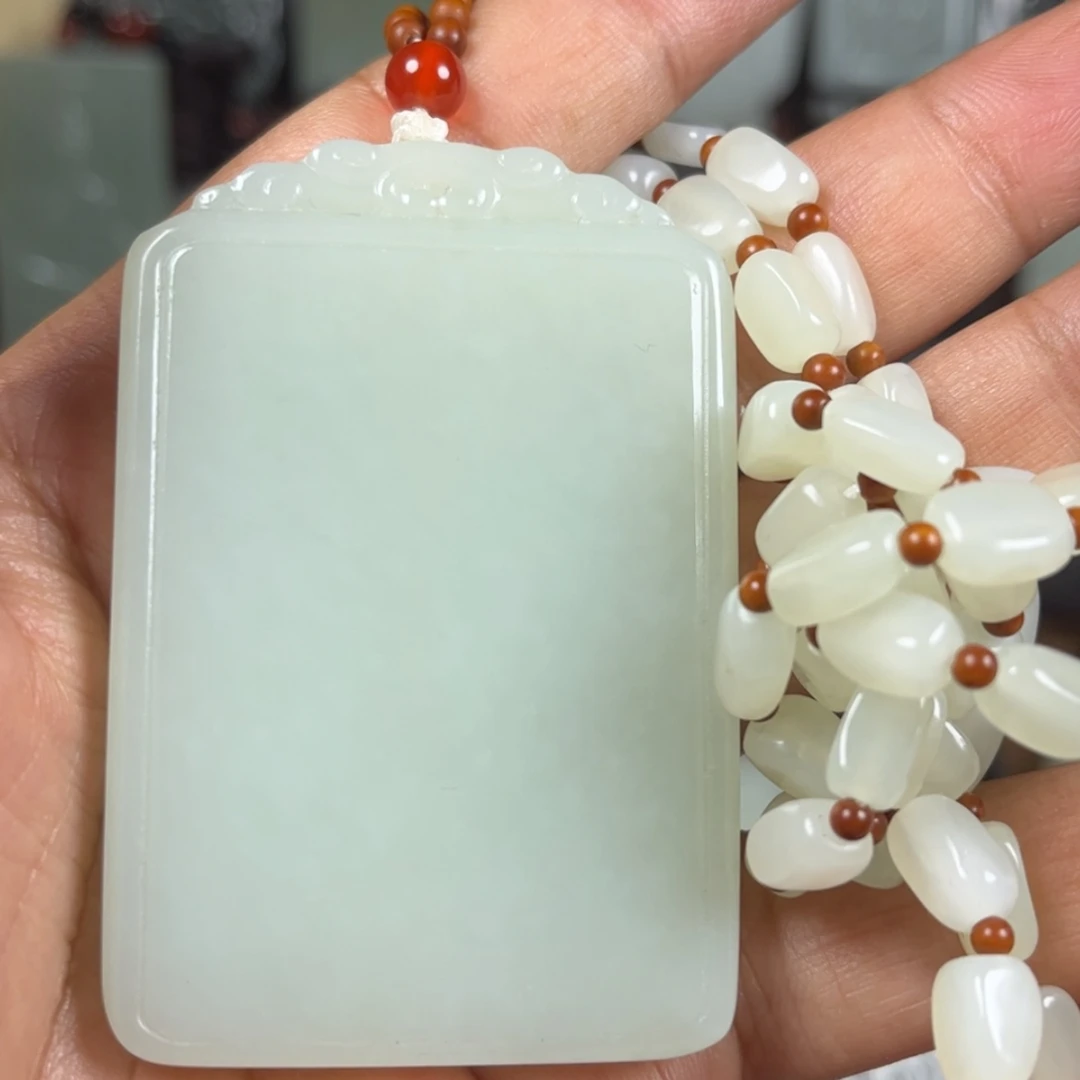 【闪购商品】颈饰未镶嵌和田玉