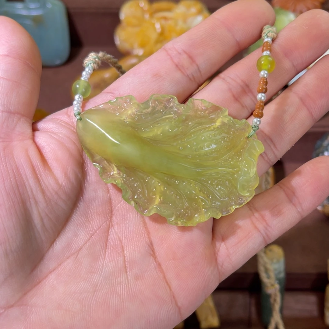 蛇纹石玉未镶嵌颈饰