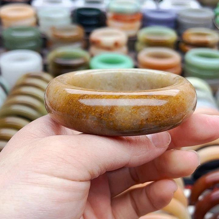 未镶嵌手镯（圆镯）石英质玉