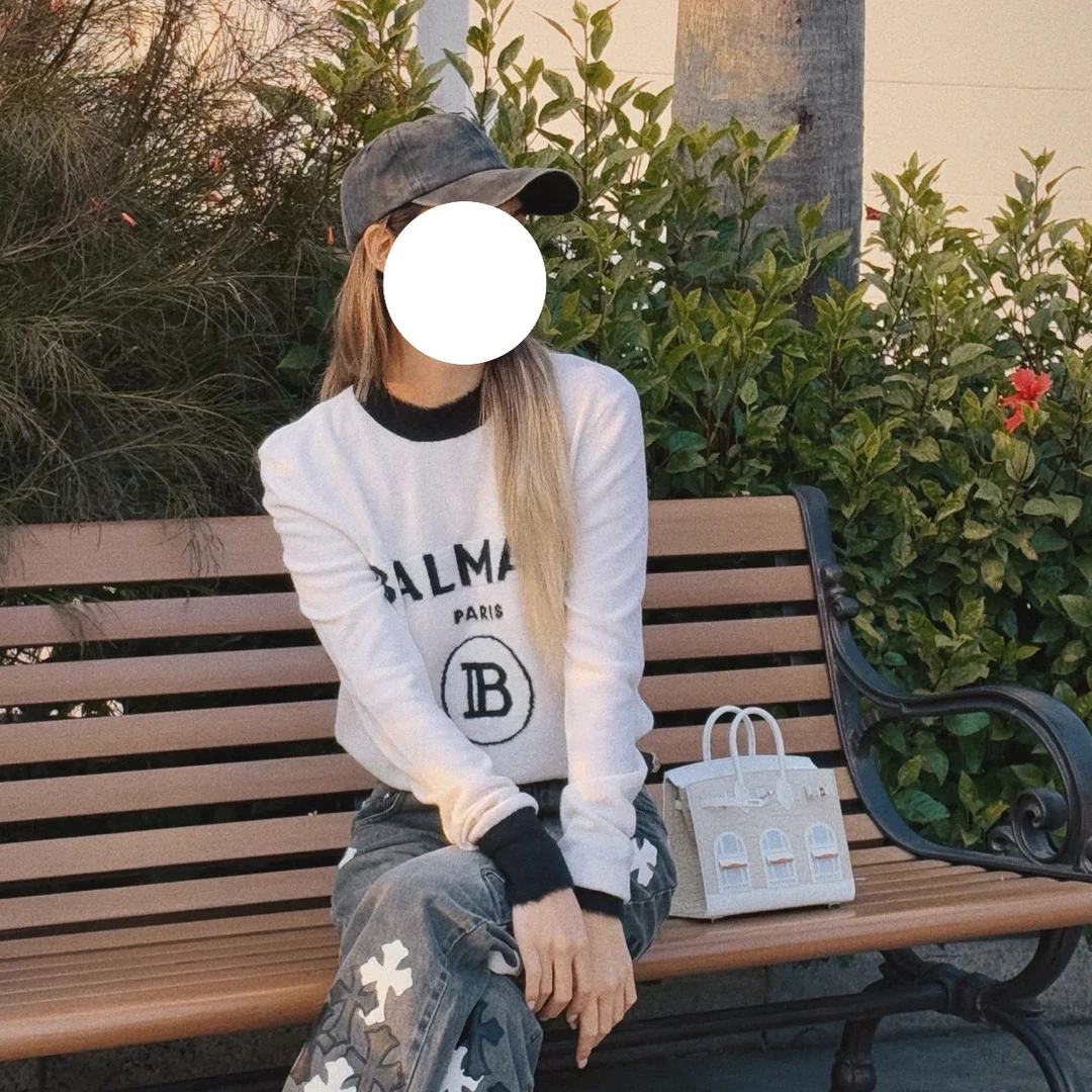 99新 BALMAIN/巴尔曼 经典白色大logo毛衣 38码