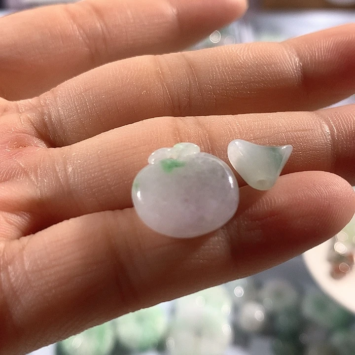 风***亭翡翠未镶嵌项圈吊坠