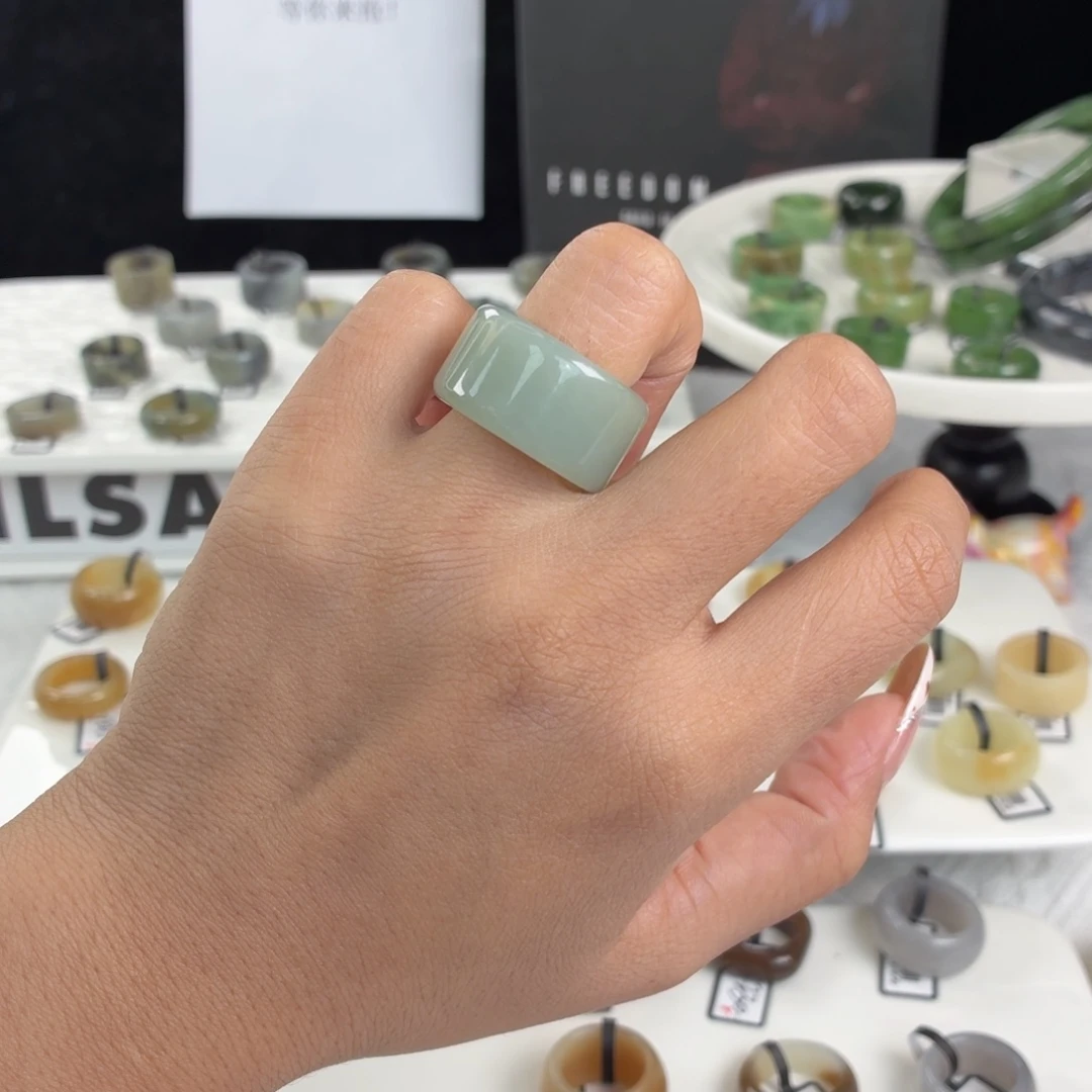 和田玉（糖玉）未镶嵌戒指Q39奶蓝圆切17.0不退换