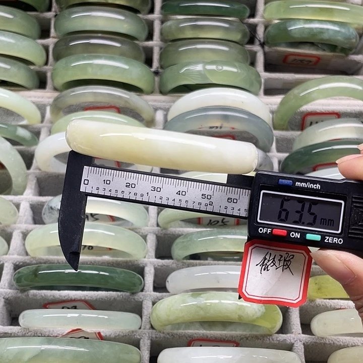 未镶嵌蛇纹石玉手镯94