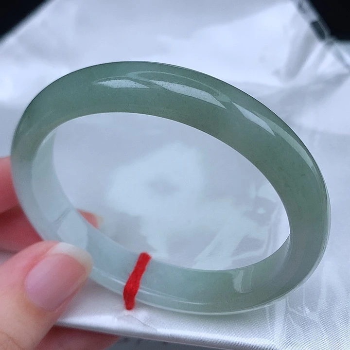 翡翠手镯（贵妃镯）未镶嵌天然