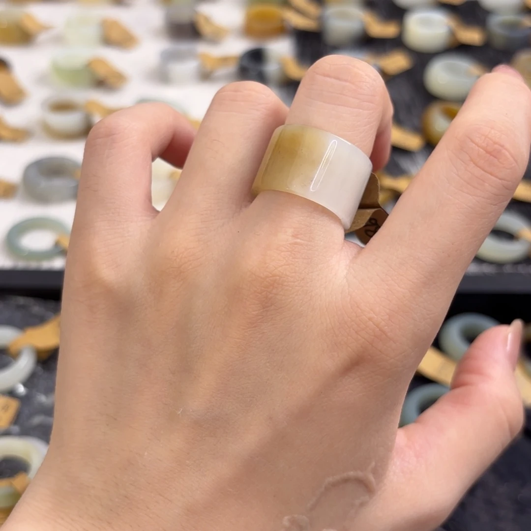 和田玉戒指未镶嵌直径17.4 13号