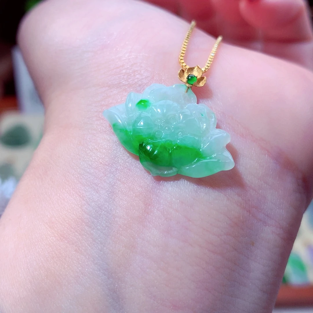 翡翠吊坠(不含链)18K金镶嵌