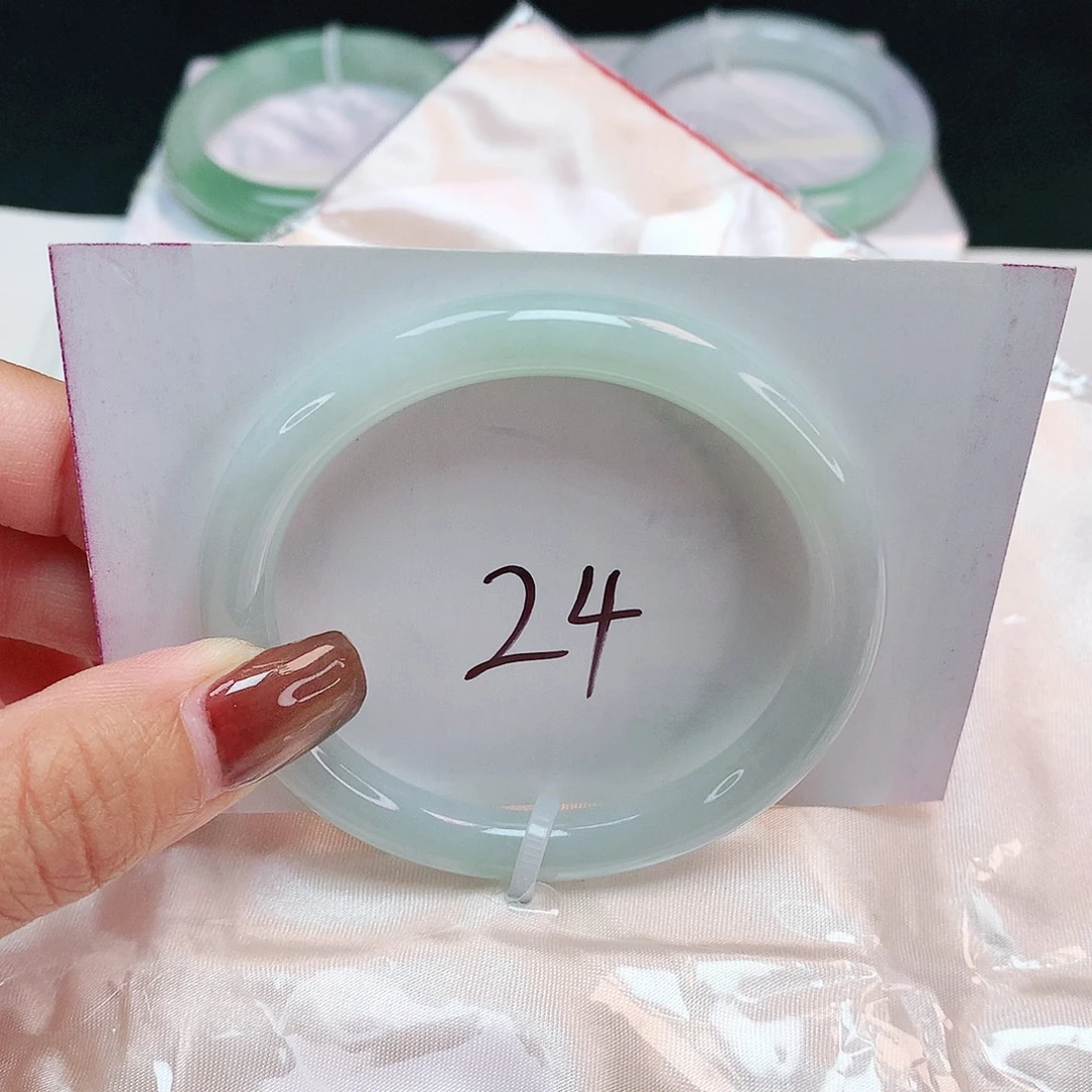 翡翠未镶嵌手镯 圆条52+