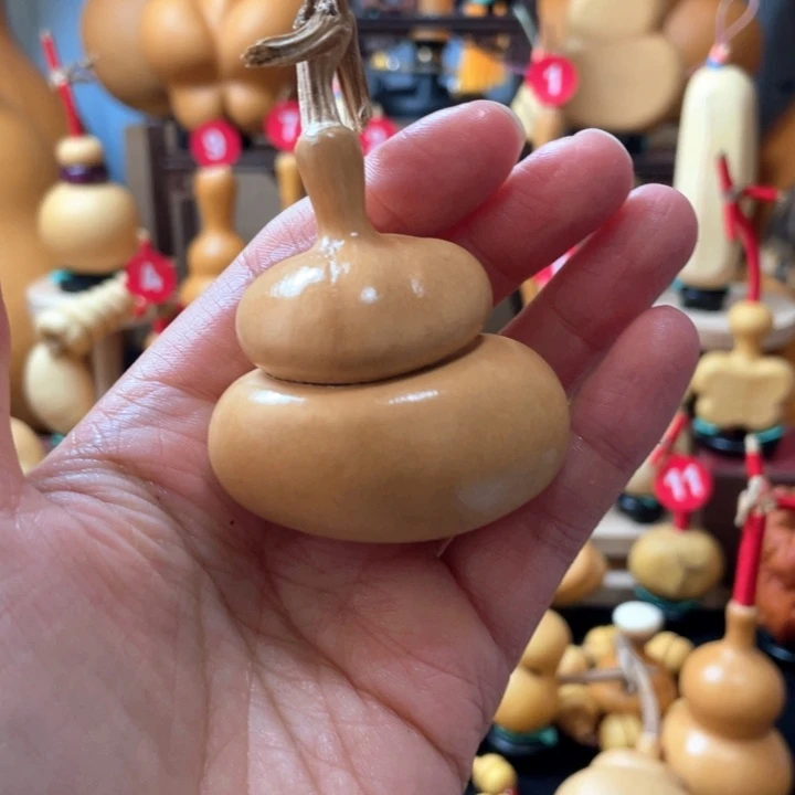 小***步好不高兴哦、你们知道你为什么