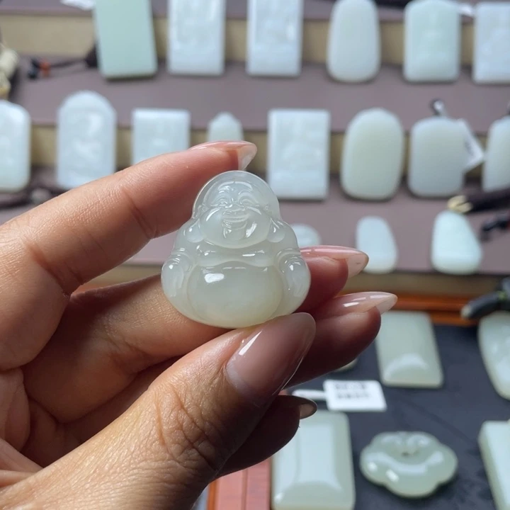 和田玉未镶嵌颈饰