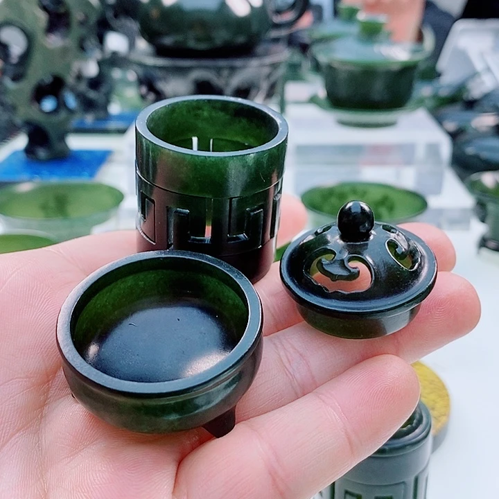 风***刀和田玉（青玉）未镶嵌把件