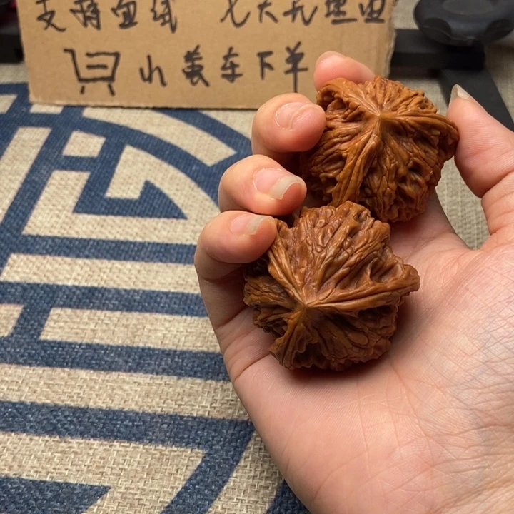 心***评文玩核桃吊坠虎头奔
