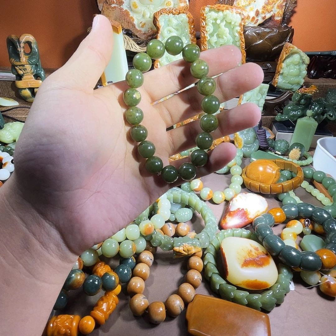 透闪石质玉未镶嵌珠宝奇石