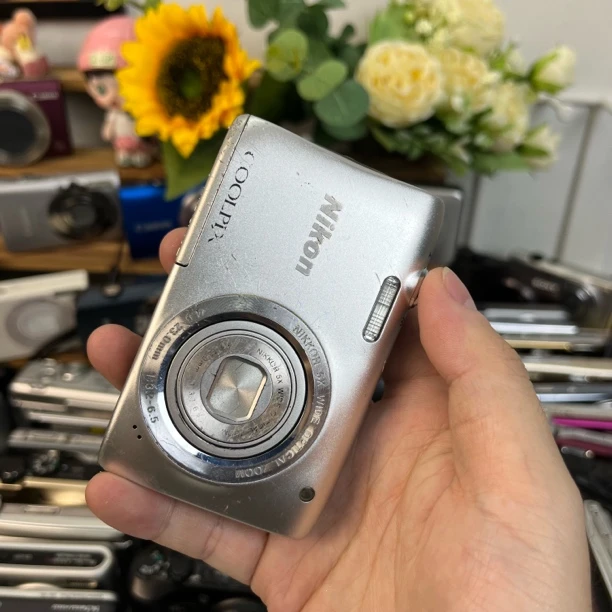 8新 Nikon/尼康 尼康s2900冷白色彩饱满氛围感送相机包