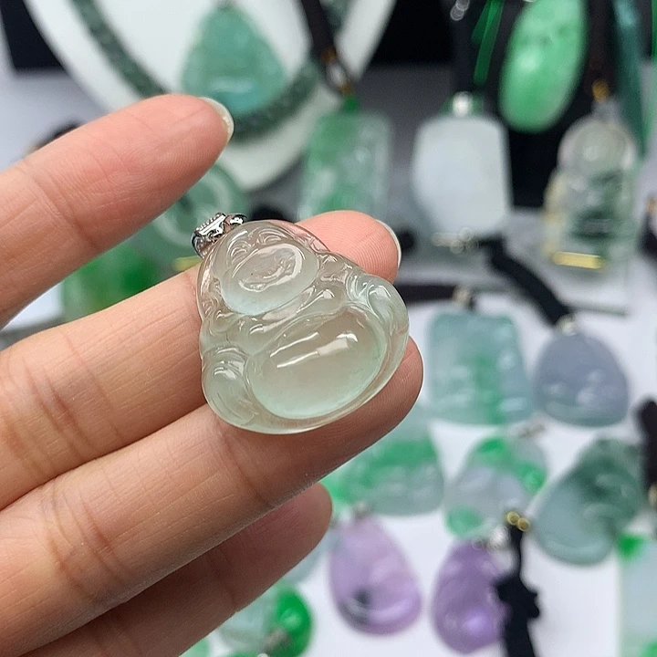 翡翠未镶嵌吊坠(赠链)