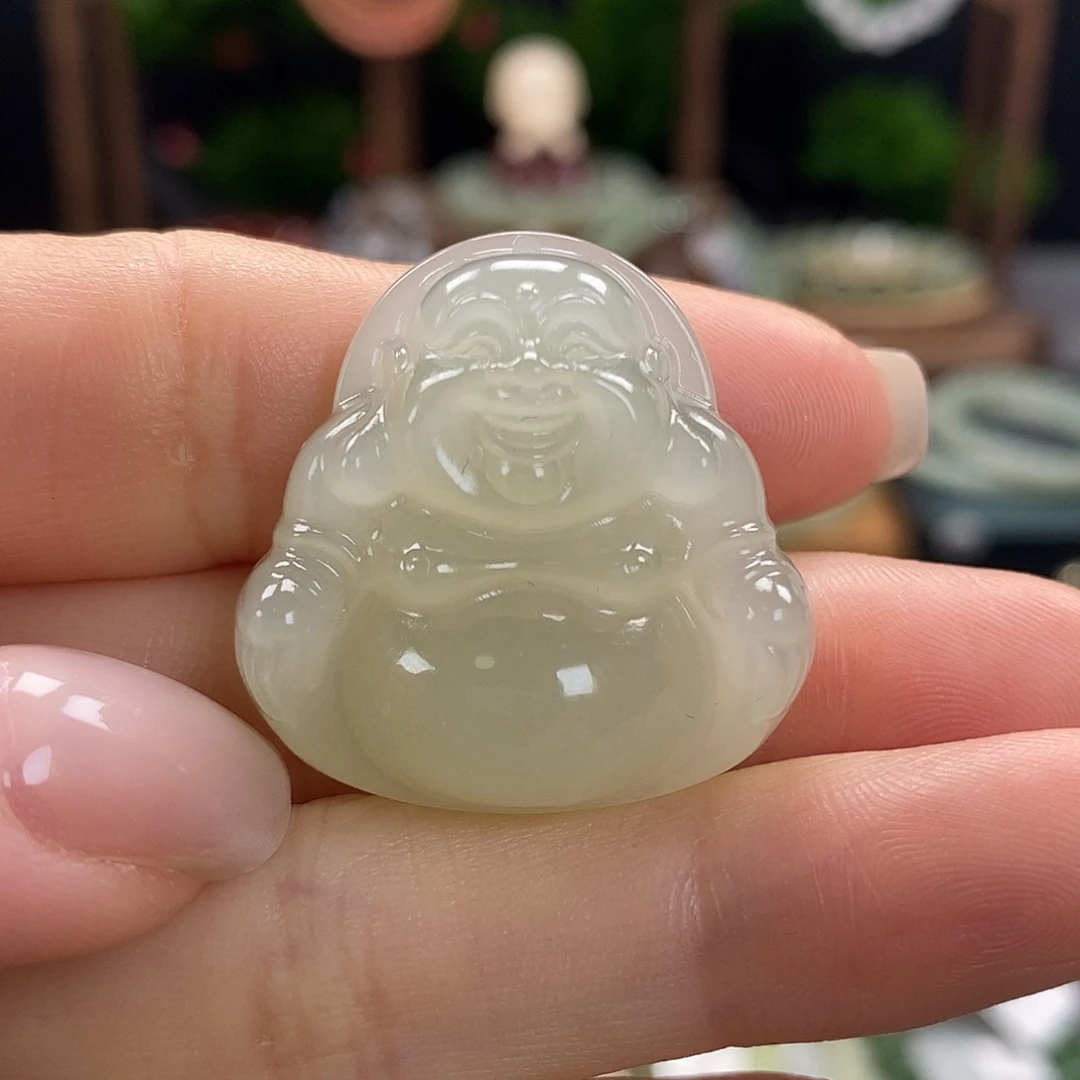 7***。和田玉未镶嵌颈饰