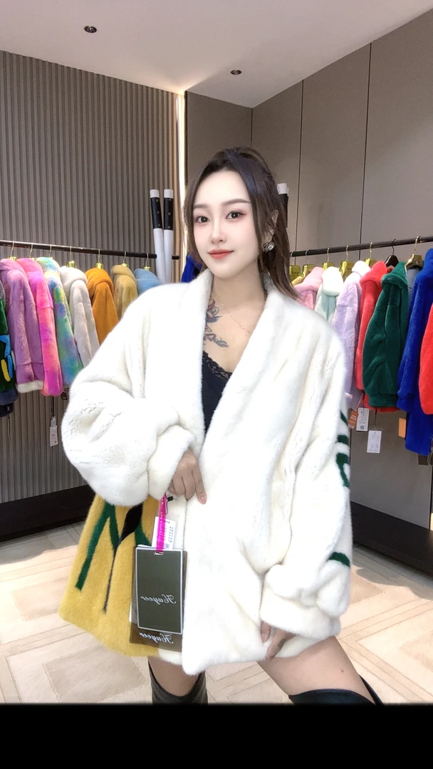 扣花V领女中长款冬季立体装饰设计师款网红爆款皮草