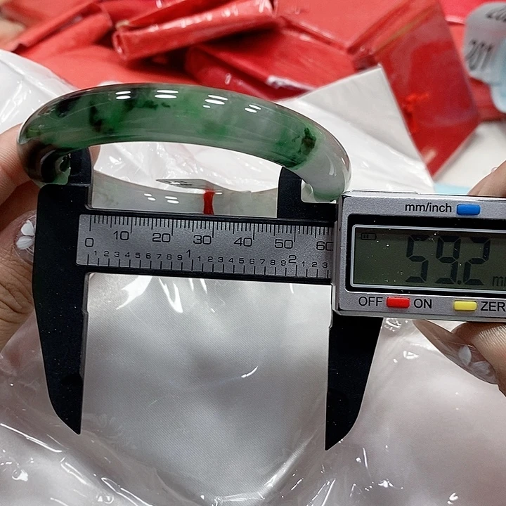 翡翠手镯未镶嵌194