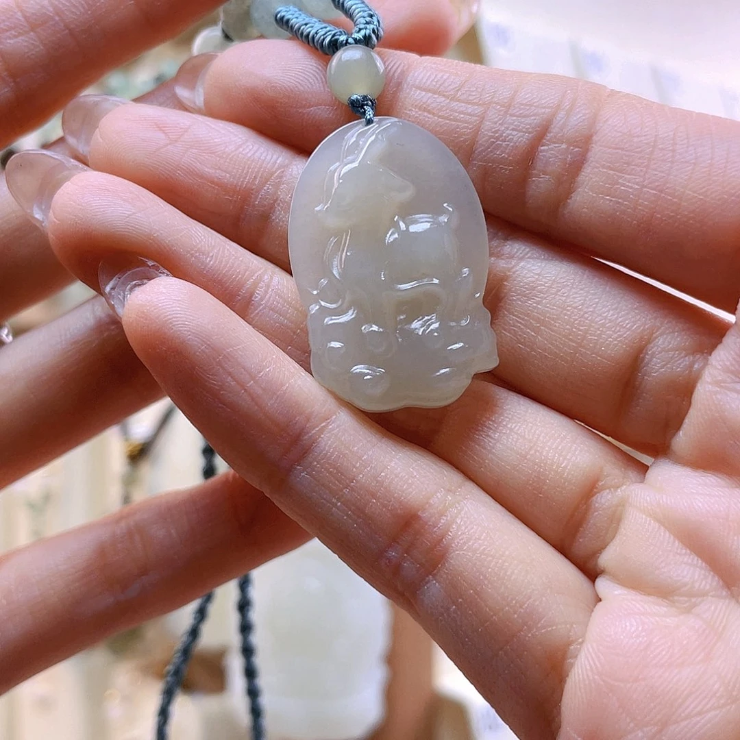 和田玉吊坠(赠链)未镶嵌