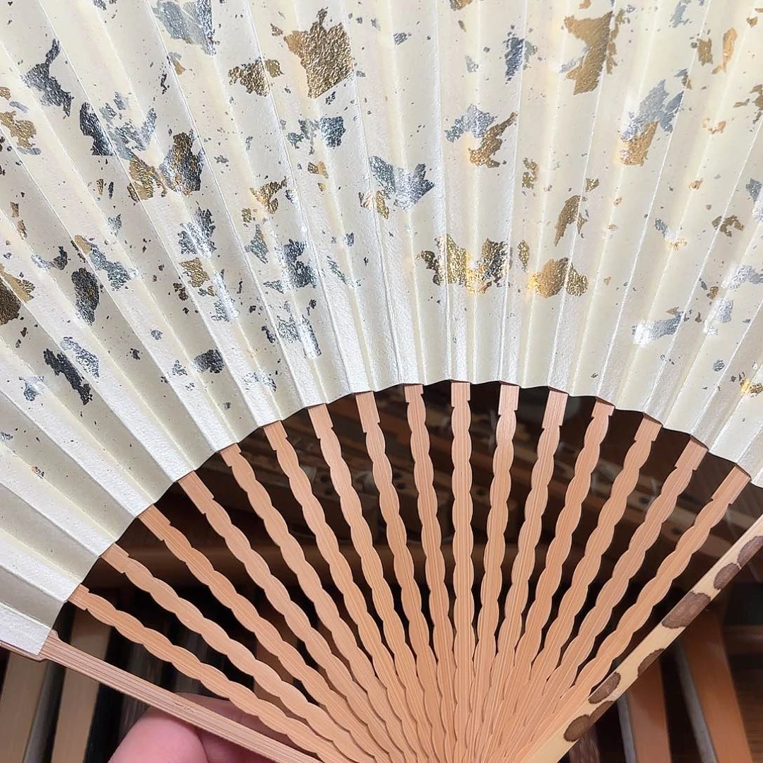 扇子白洒龙鳞梅妃