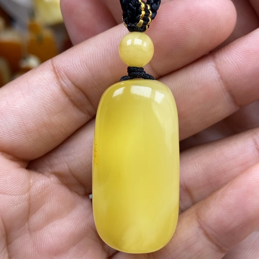 【闪购商品】琥珀颈饰未镶嵌