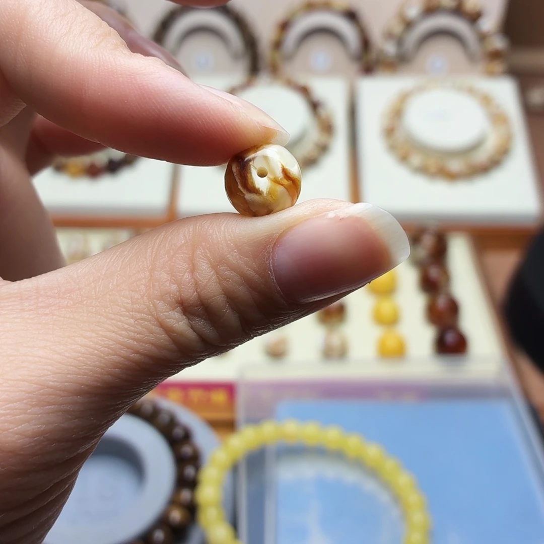 羊***7桃核吊坠沁色老型单珠